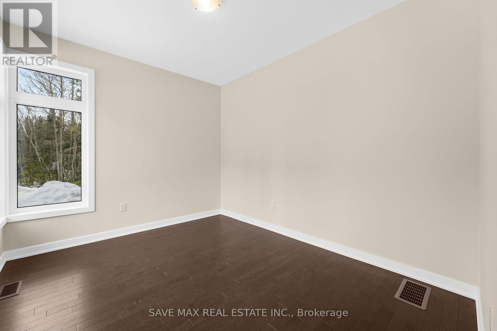 1007 Kingsridge Court, Lake Of Bays, ON - Indoor Photo Showing Other Room