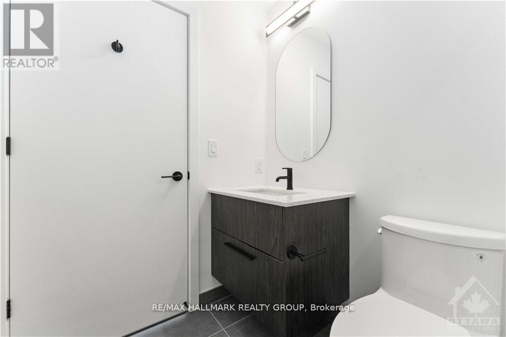 718 - 560 Rideau Street, Ottawa, ON - Indoor Photo Showing Bathroom