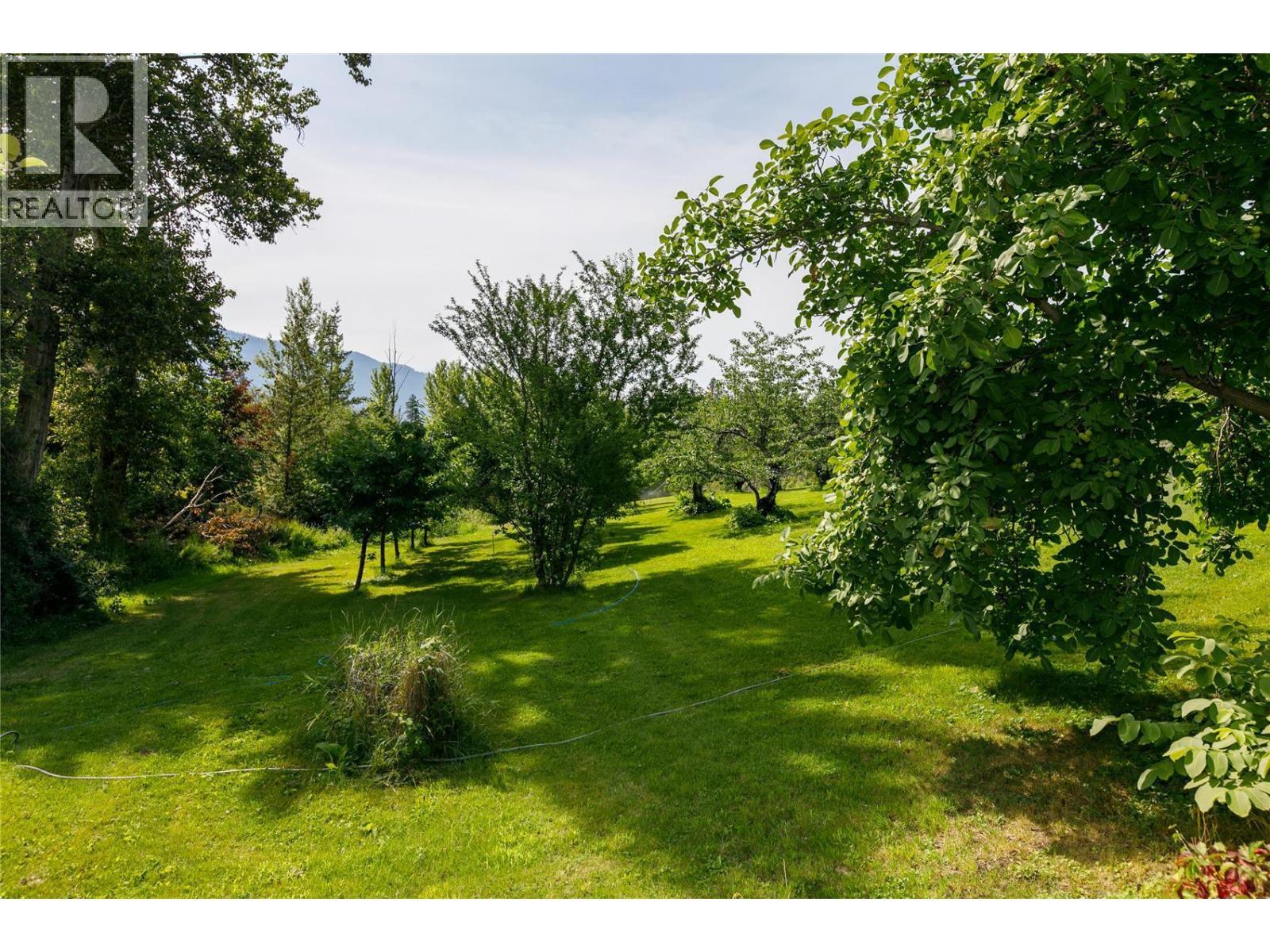 16821 Owl'S Nest Road, Oyama, BC - Outdoor
