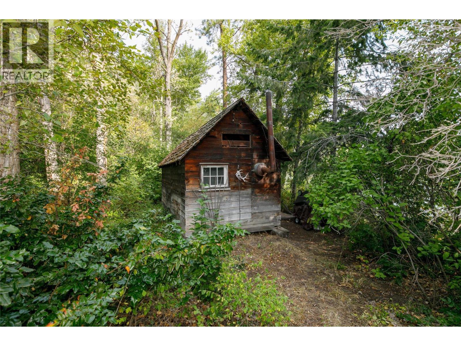 16821 Owl'S Nest Road, Oyama, BC - Outdoor