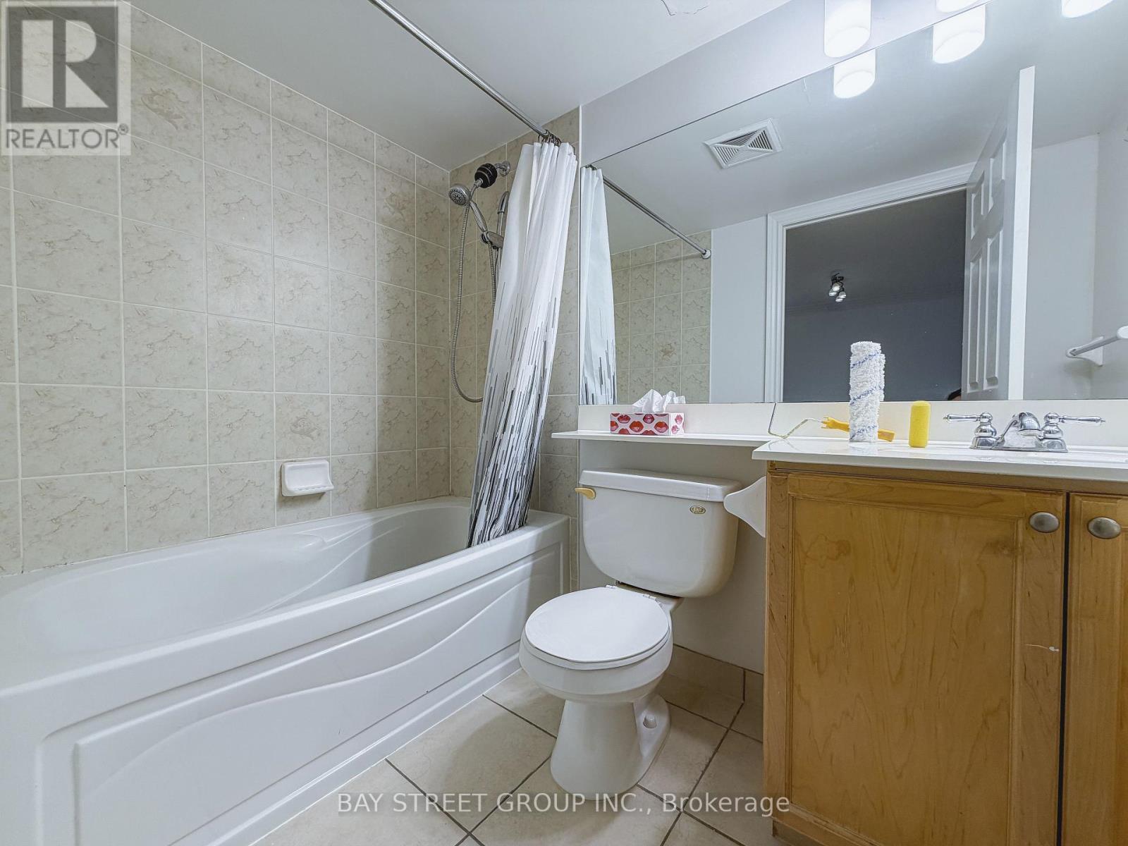 1101 - 15 Greenview Avenue, Toronto, ON - Indoor Photo Showing Bathroom