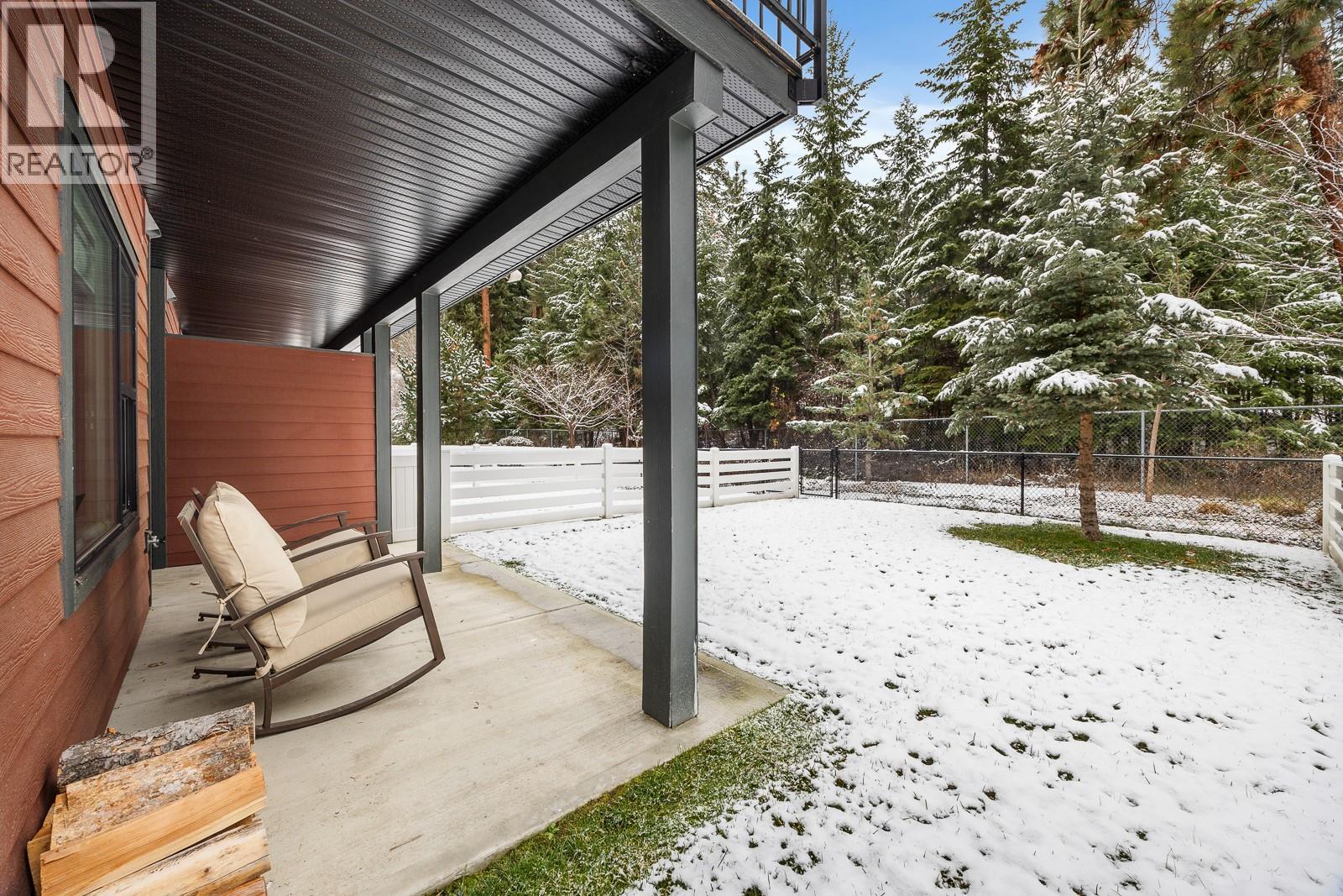 Wider end-unit yard, ideal for pets, kids, or enjoying quiet outdoor space. - 2490 Tuscany Drive Unit# 54, West Kelowna, BC - Outdoor