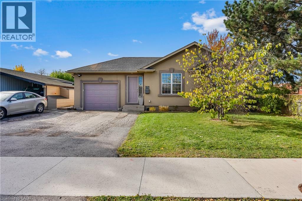 7321 Dorchester Road, Niagara Falls, ON - Outdoor