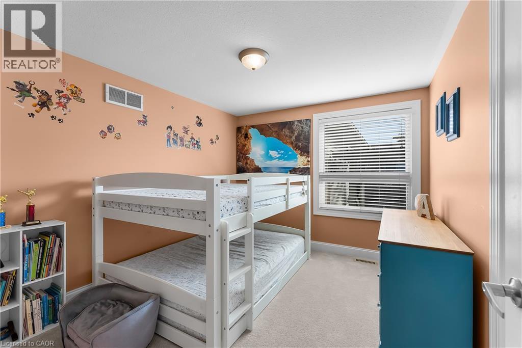 7321 Dorchester Road, Niagara Falls, ON - Indoor Photo Showing Bedroom