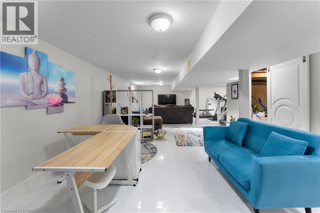 7321 Dorchester Road, Niagara Falls, ON - Indoor