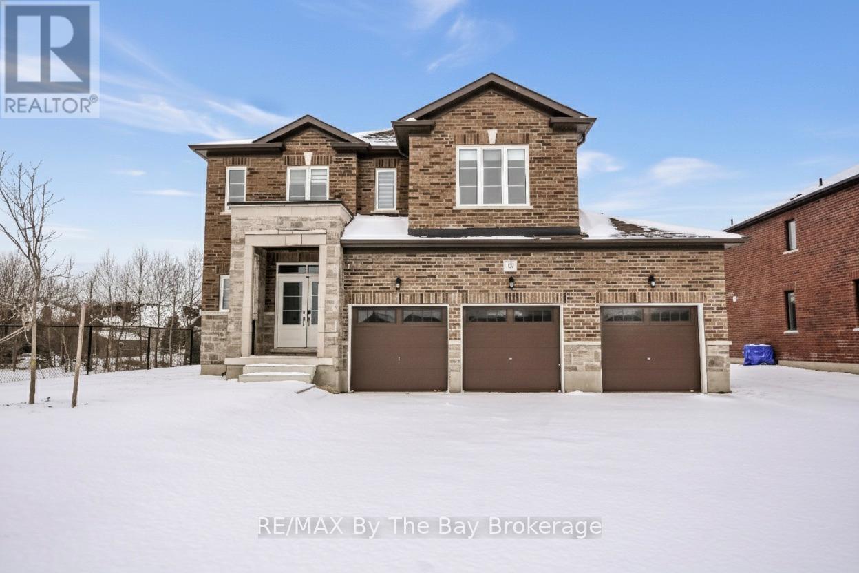 30 Misty Ridge Road, Wasaga Beach, ON - Outdoor With Facade