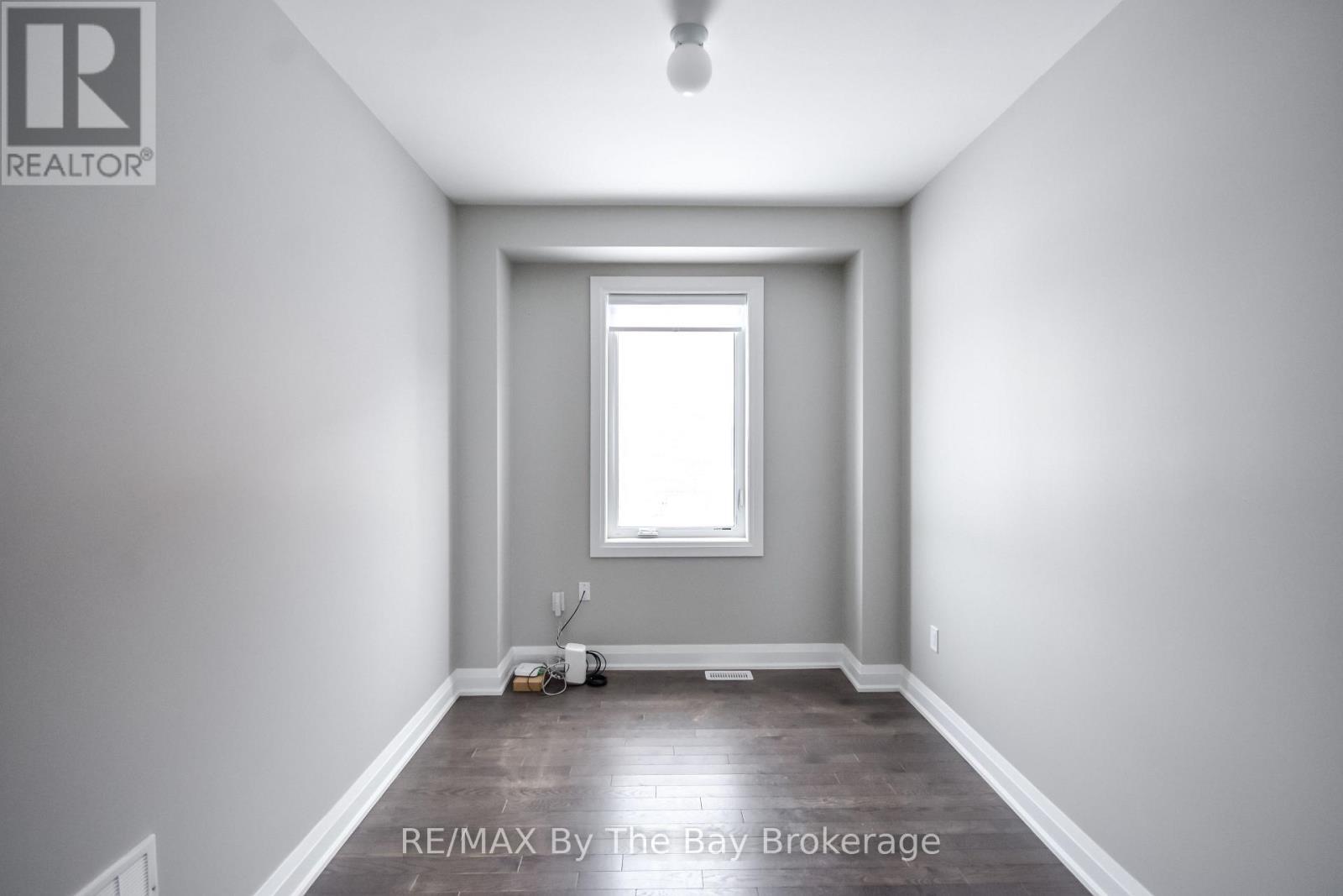 30 Misty Ridge Road, Wasaga Beach, ON - Indoor Photo Showing Other Room