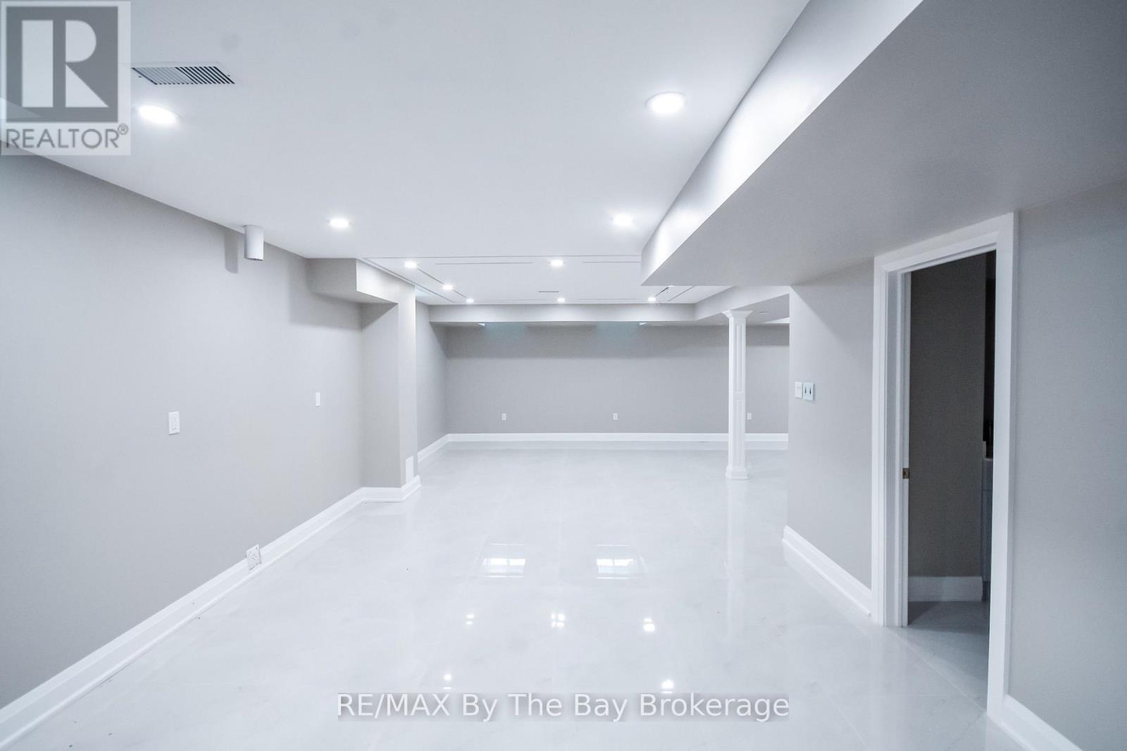 30 Misty Ridge Road, Wasaga Beach, ON - Indoor