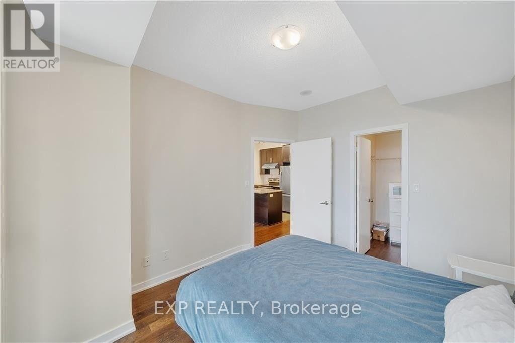 2208 - 4070 Confederation Parkway, Mississauga, ON - Indoor Photo Showing Bedroom