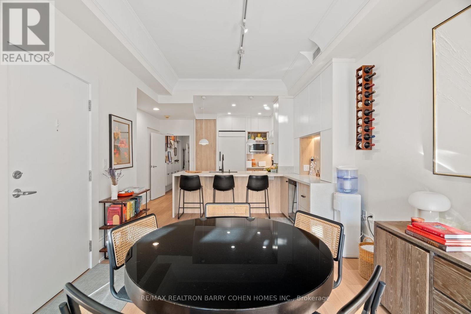 201 - 336 Davenport Road, Toronto, ON - Indoor