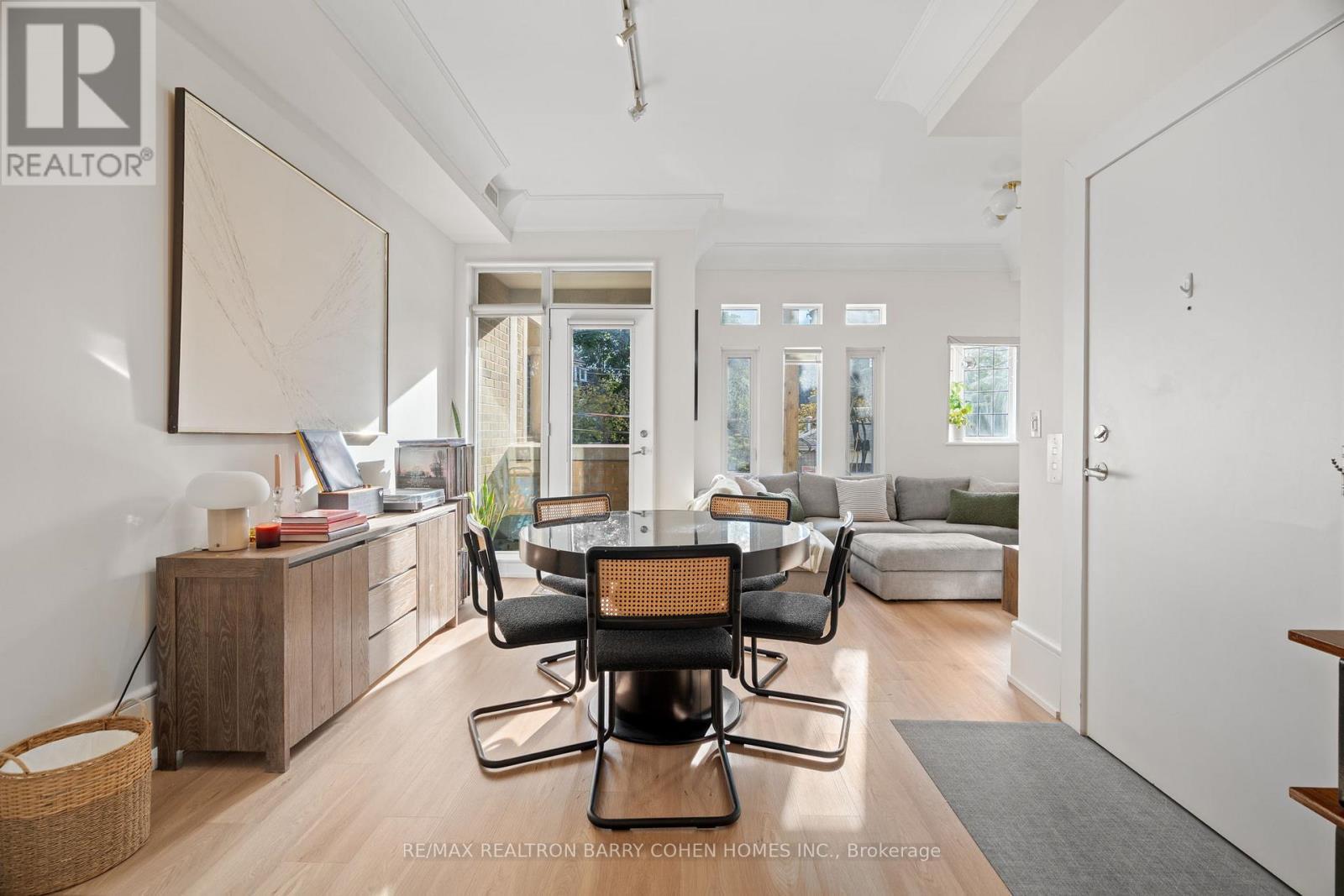 201 - 336 Davenport Road, Toronto, ON - Indoor