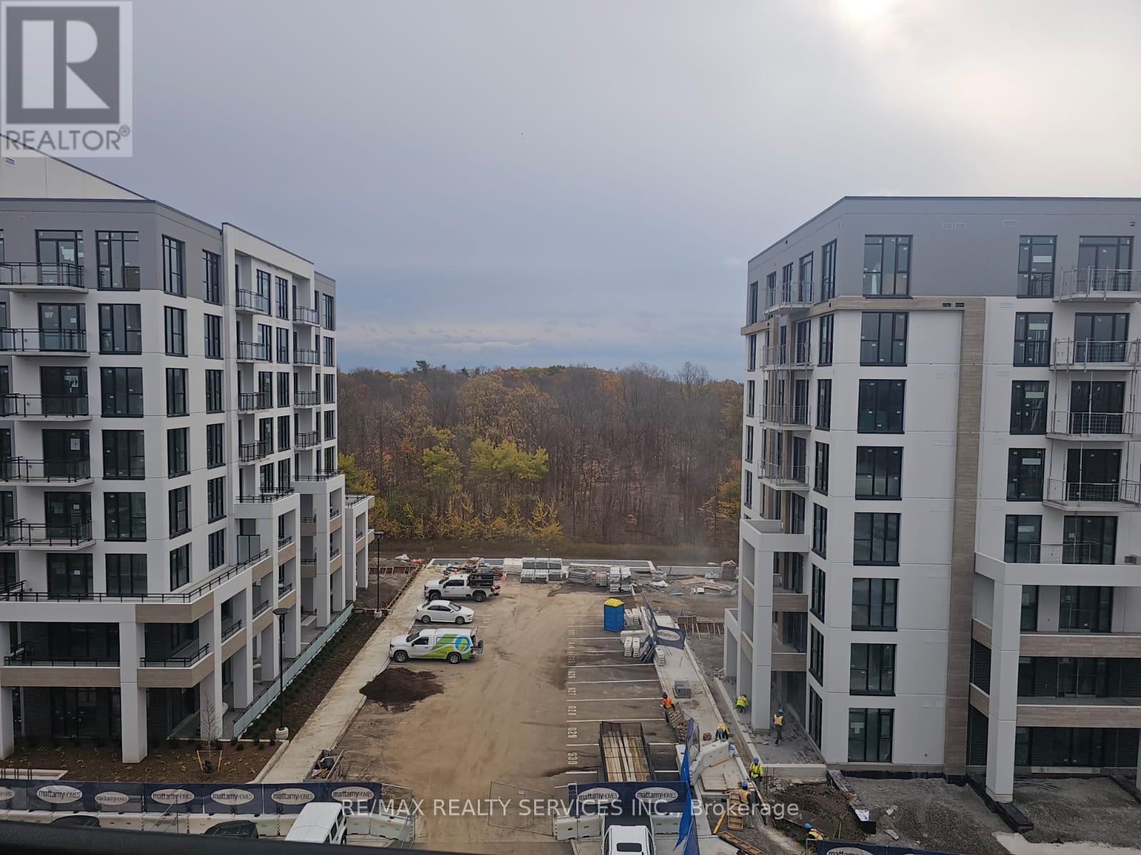 608 - 720 Whitlock Avenue, Milton, ON - With Facade