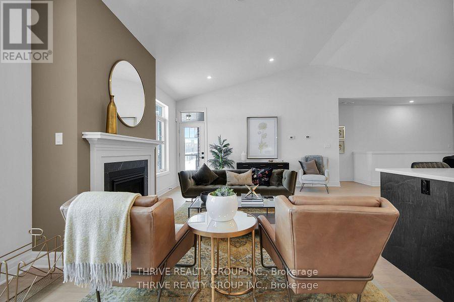 15 - 1080 Upperpoint Avenue, London South (South B), ON - Indoor With Fireplace