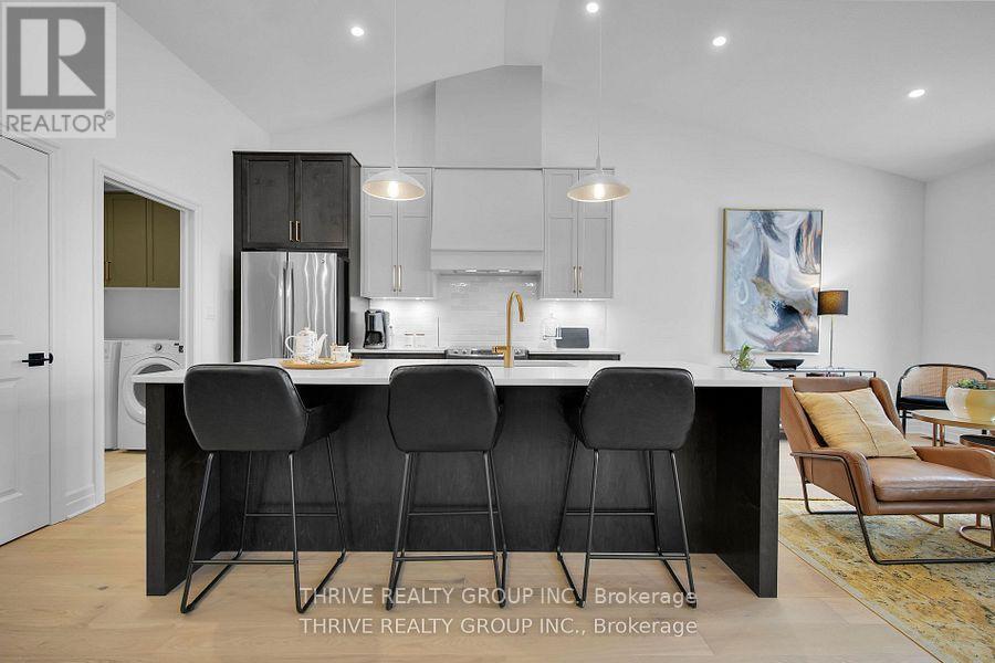 15 - 1080 Upperpoint Avenue, London South (South B), ON - Indoor Photo Showing Kitchen With Upgraded Kitchen