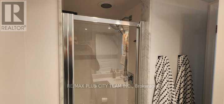 1013 - 125 Western Battery Road, Toronto, ON - Indoor Photo Showing Bathroom