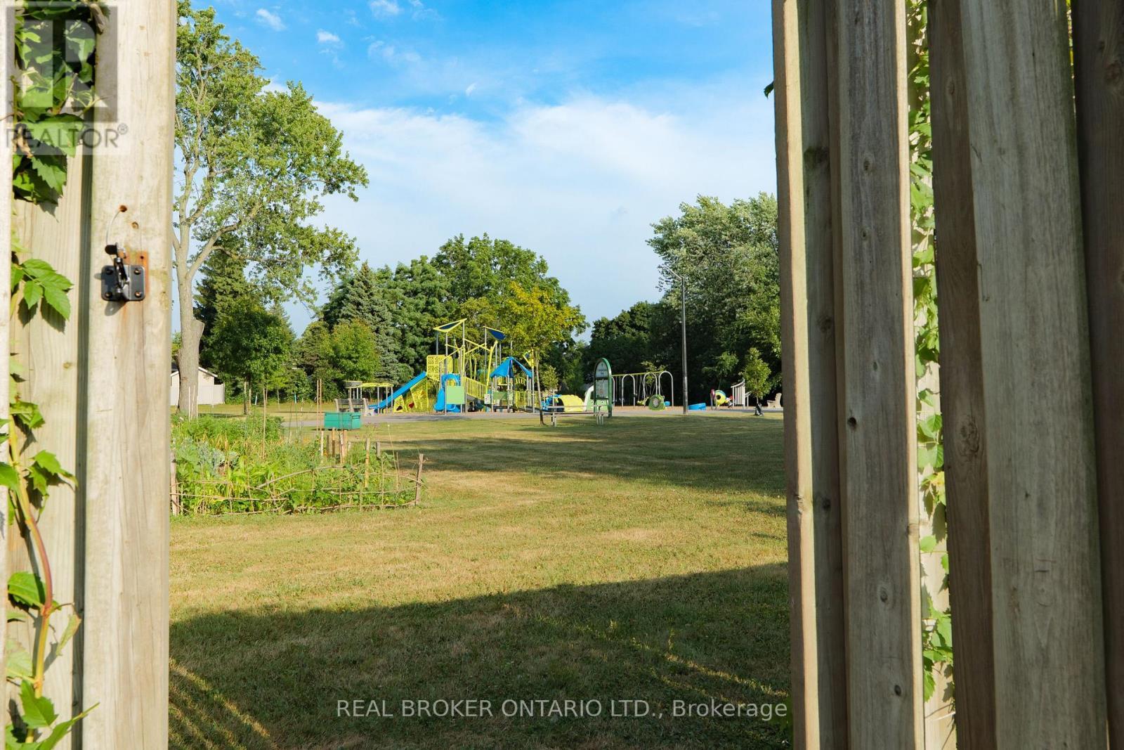 39 Cloverhill Road, Hamilton, ON - Outdoor