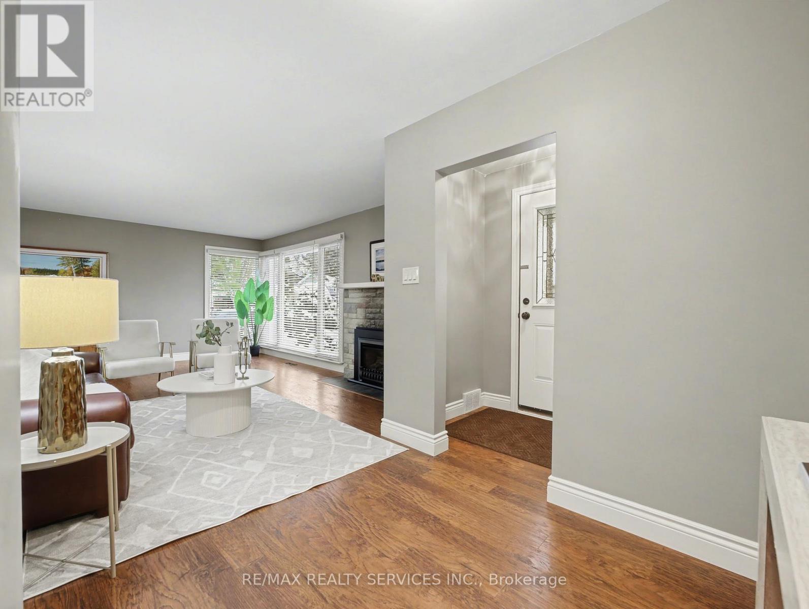 145 Glenforest Road, Cambridge, ON - Indoor With Fireplace