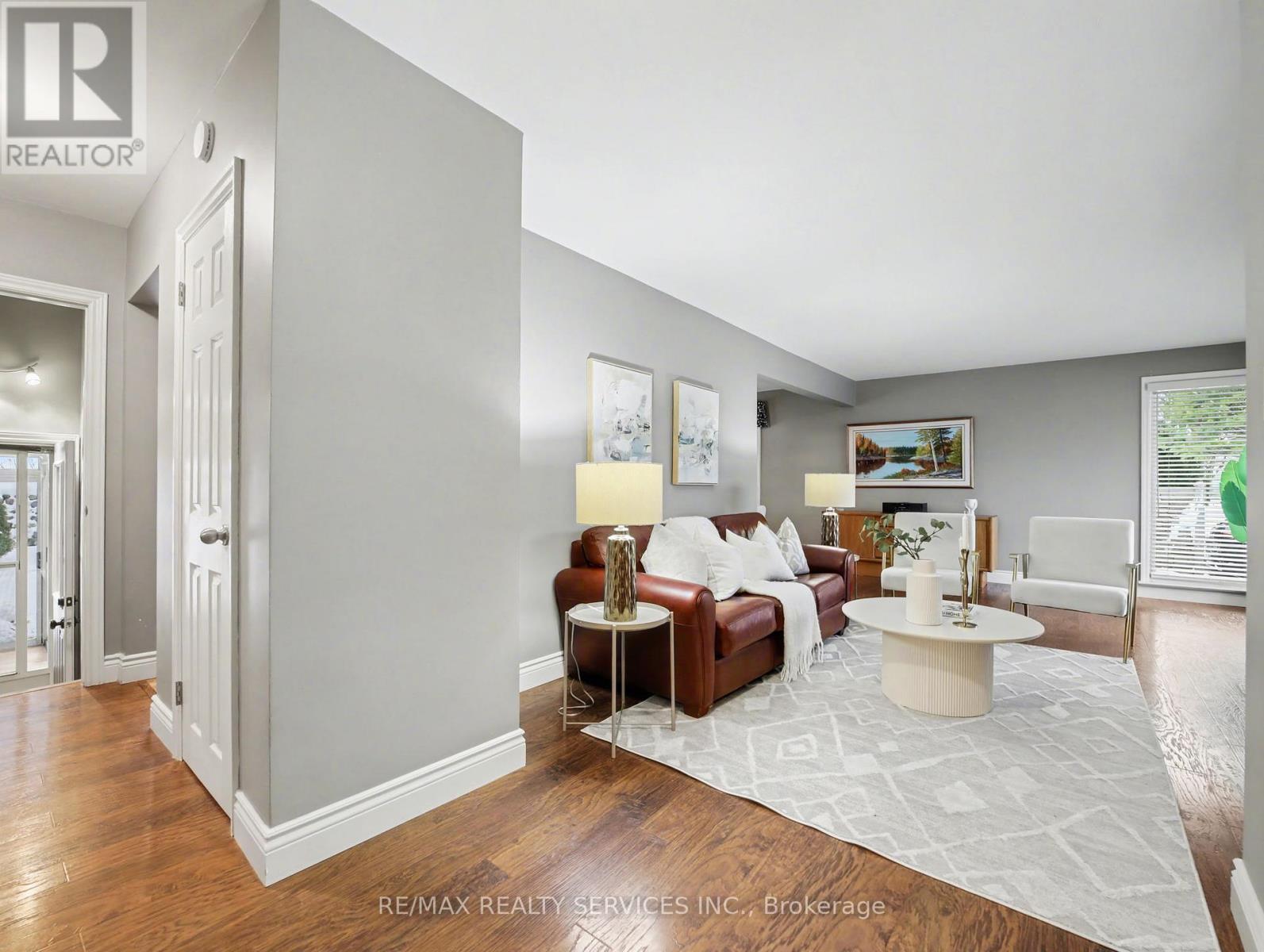 145 Glenforest Road, Cambridge, ON - Indoor Photo Showing Living Room