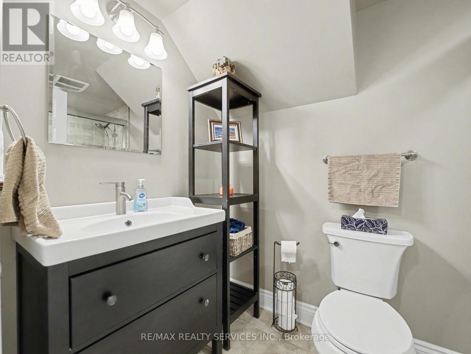 145 Glenforest Road, Cambridge, ON - Indoor Photo Showing Bathroom
