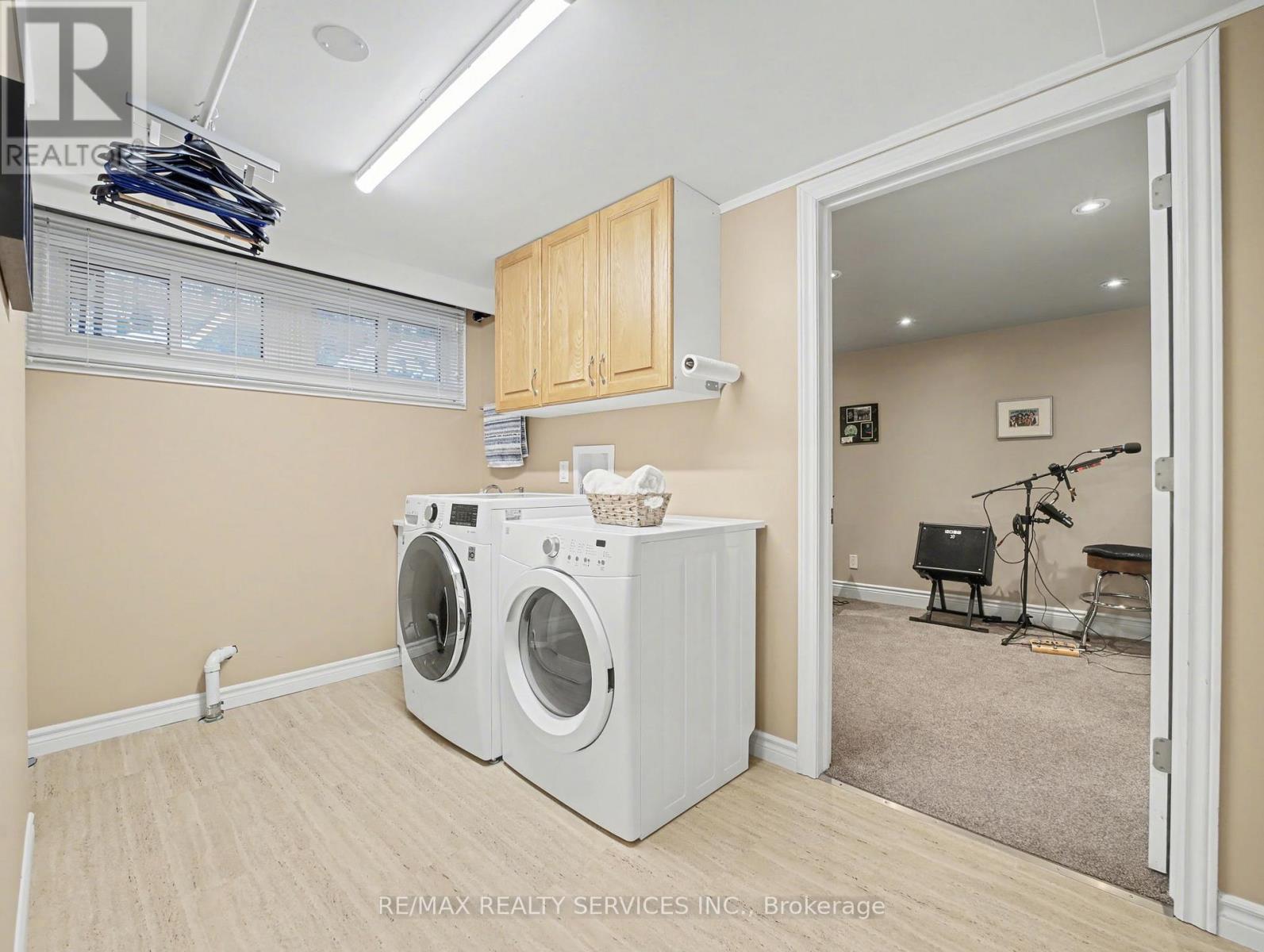 145 Glenforest Road, Cambridge, ON - Indoor Photo Showing Laundry Room