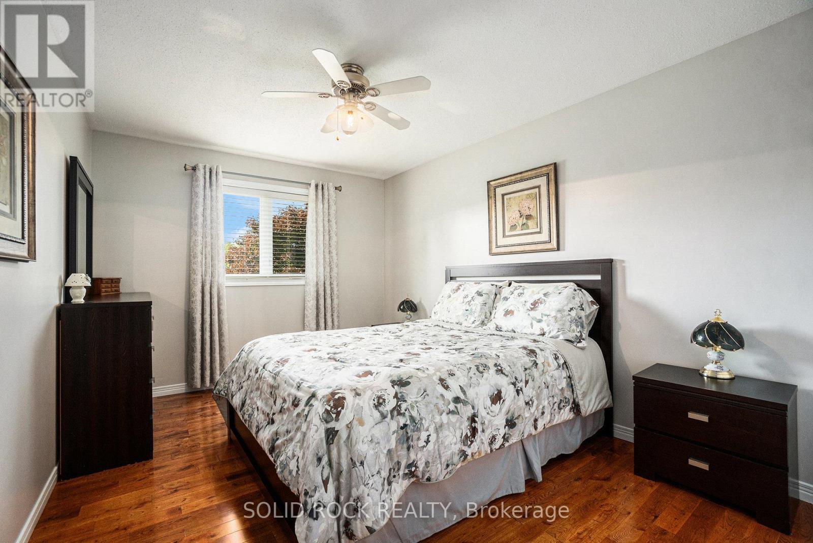 2278 Russland Road, Russell, ON - Indoor Photo Showing Bedroom