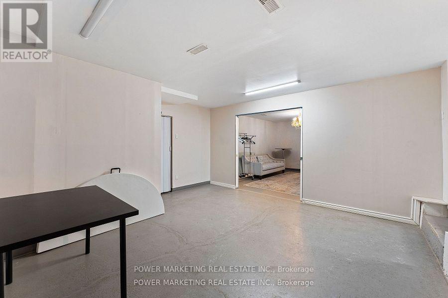 2476 Old Montreal Road, Ottawa, ON