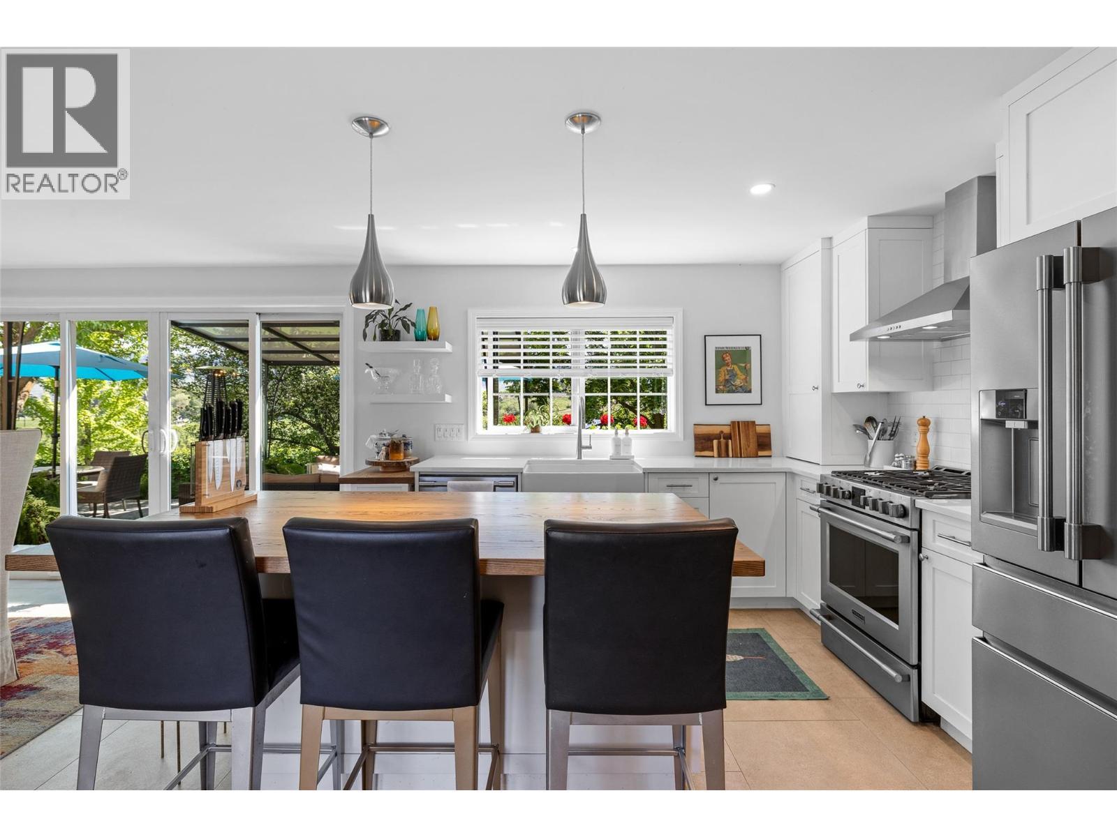 2430 Longhill Road, Kelowna, BC - Indoor