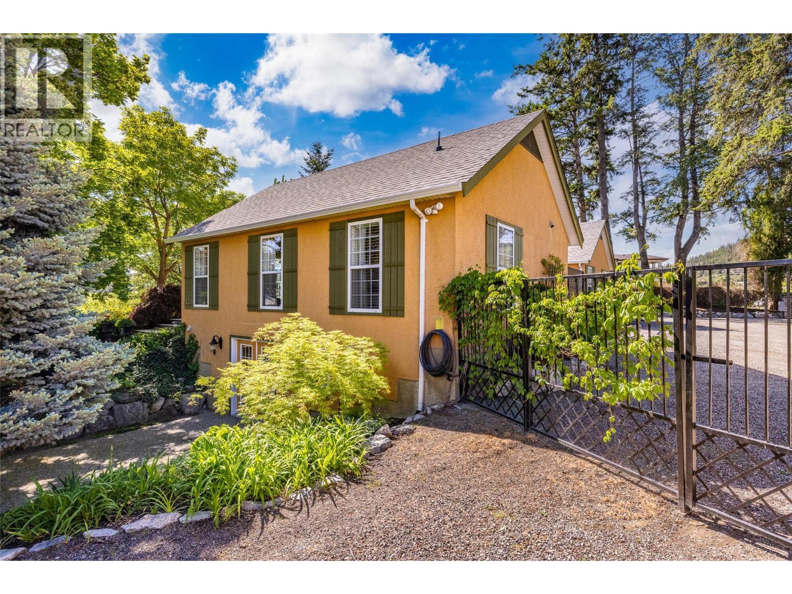 2430 Longhill Road, Kelowna, BC - Outdoor