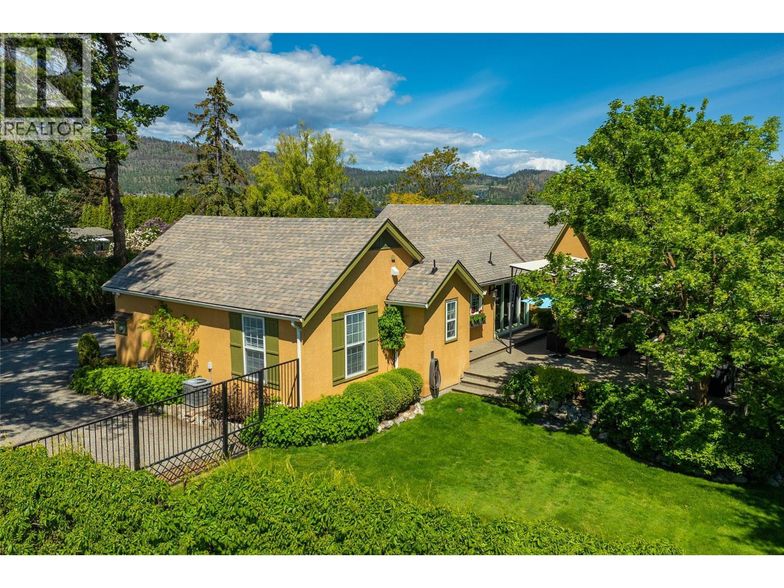 2430 Longhill Road, Kelowna, BC - Outdoor