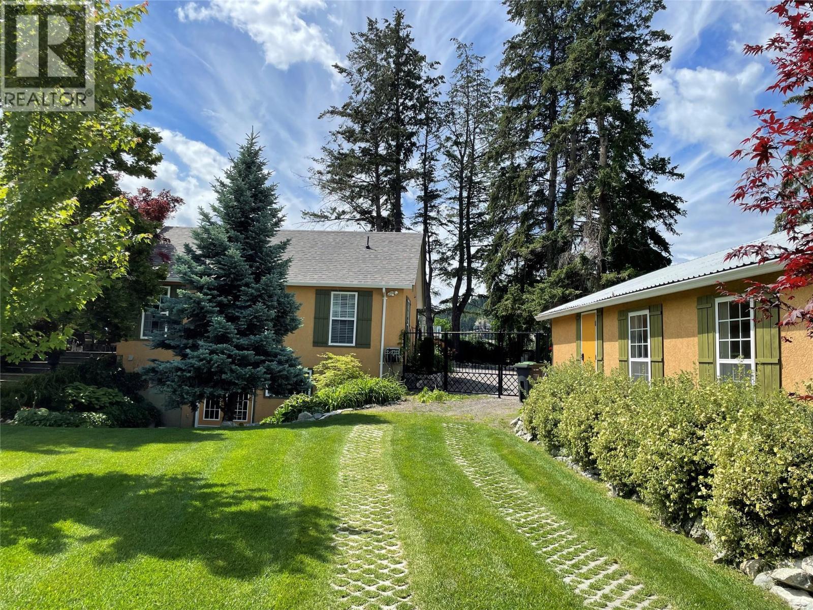 2430 Longhill Road, Kelowna, BC - Outdoor