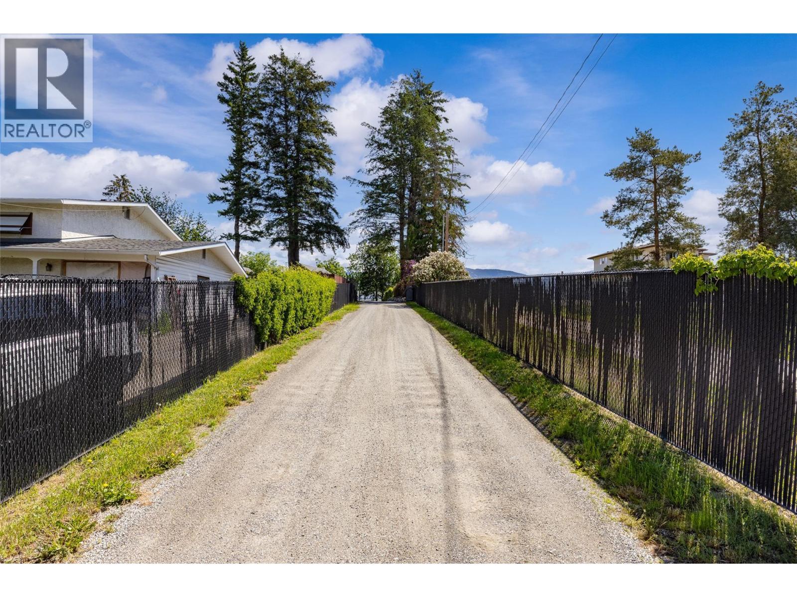 2430 Longhill Road, Kelowna, BC - Outdoor