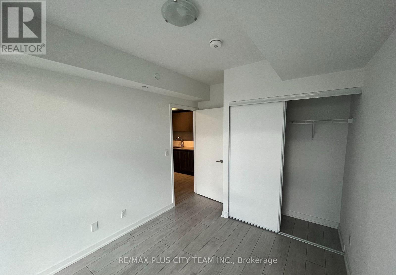 1512 - 2033 Kennedy Road, Toronto, ON - Indoor Photo Showing Other Room