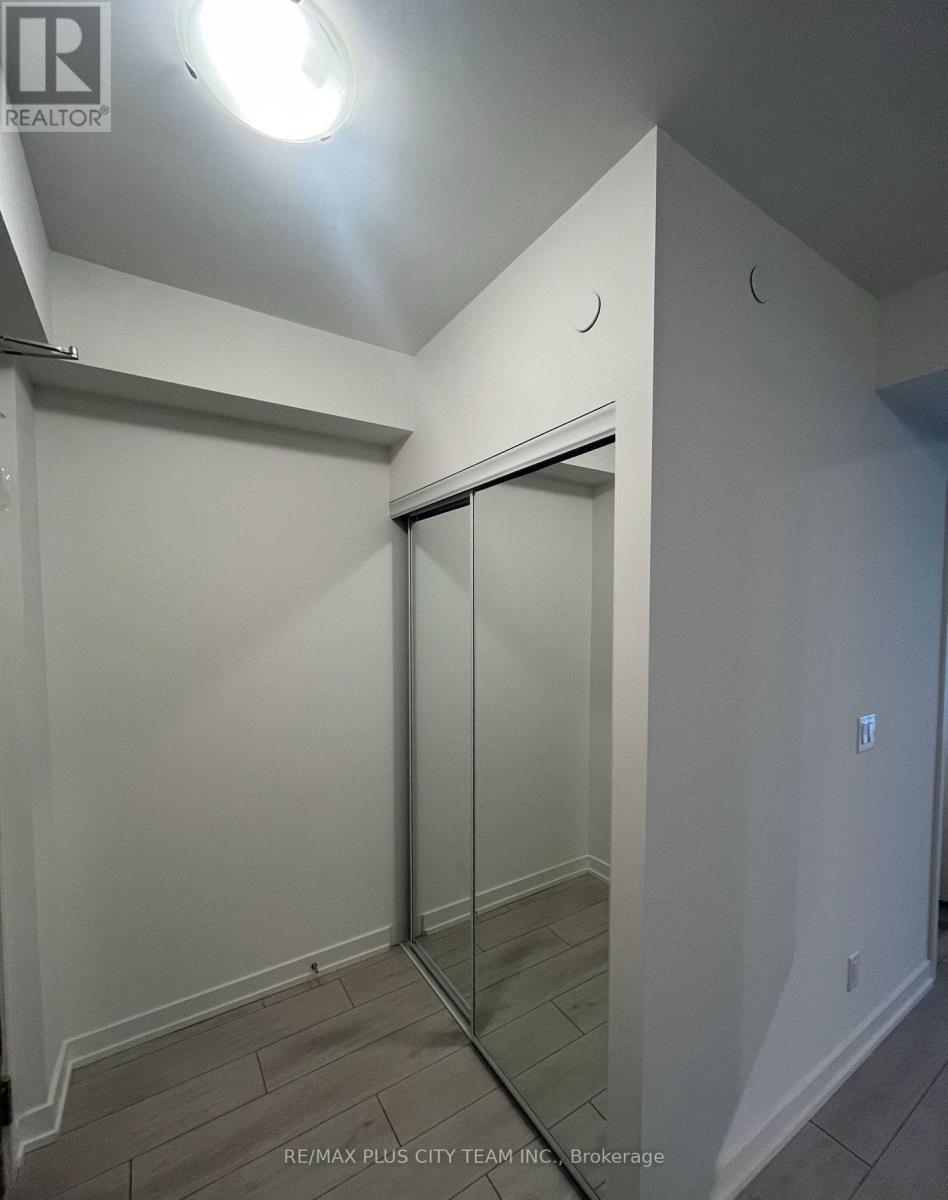 1512 - 2033 Kennedy Road, Toronto, ON - Indoor Photo Showing Other Room