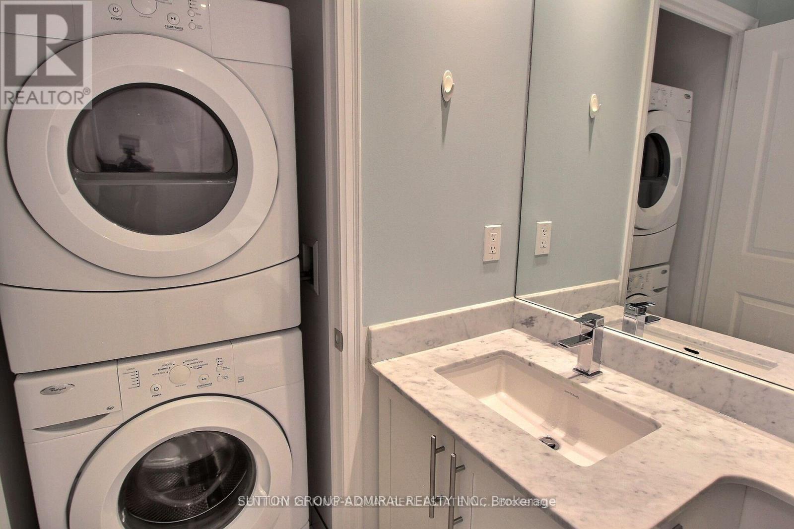 2208 - 85 East Liberty Street, Toronto, ON - Indoor Photo Showing Laundry Room