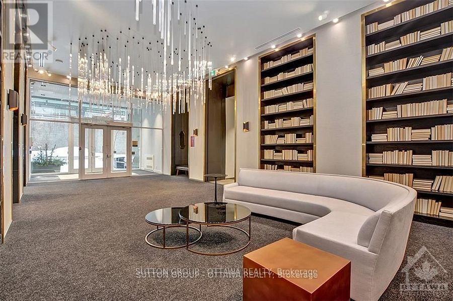 1102 - 428 Sparks Street, Ottawa, ON - Indoor Photo Showing Other Room