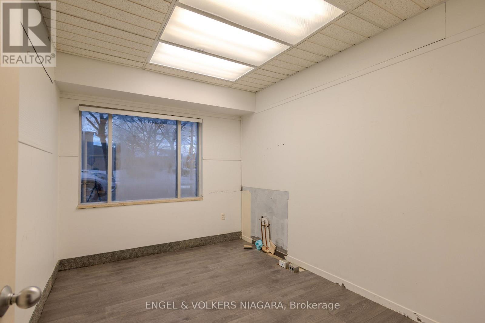 4796 Victoria Avenue, Niagara Falls (Downtown), ON