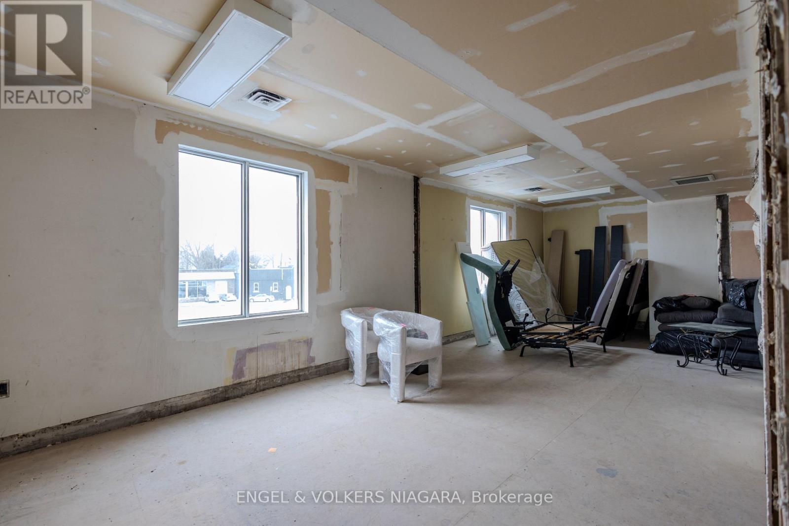 4796 Victoria Avenue, Niagara Falls (Downtown), ON