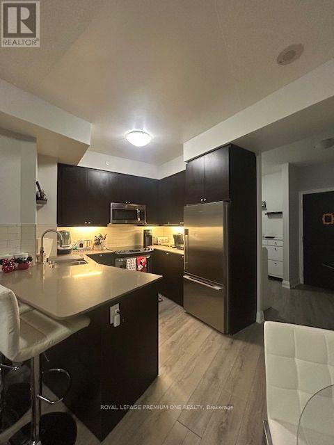 907 - 25 Fontenay Court, Toronto, ON - Indoor Photo Showing Kitchen