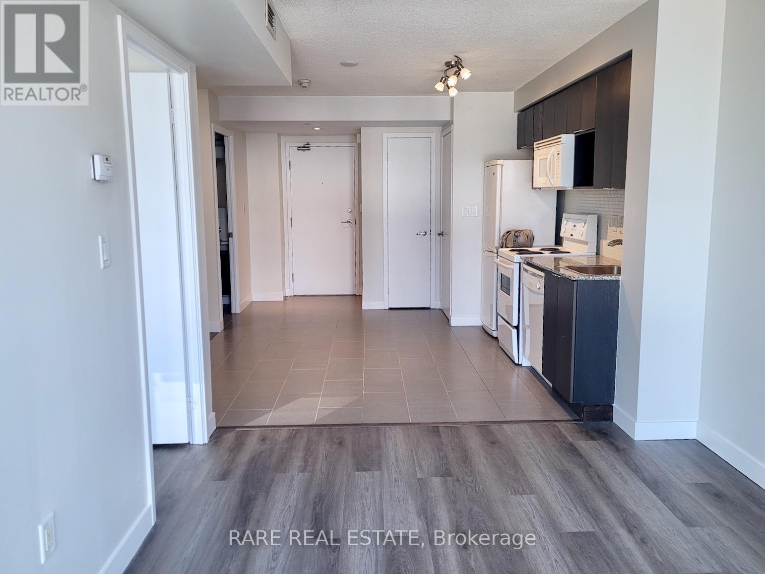 2008 - 15 Fort York Boulevard, Toronto, ON - Indoor Photo Showing Kitchen