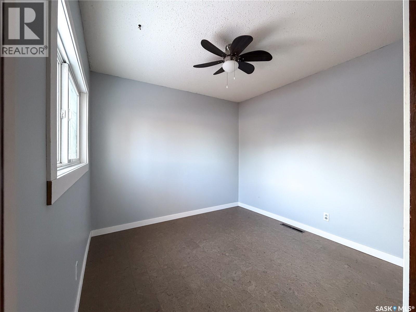 301 Front Street, Eastend, SK - Indoor Photo Showing Other Room