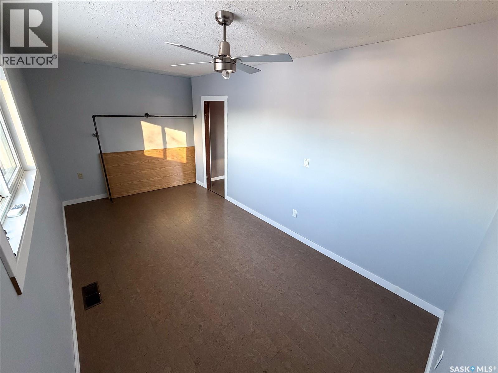 301 Front Street, Eastend, SK - Indoor Photo Showing Other Room