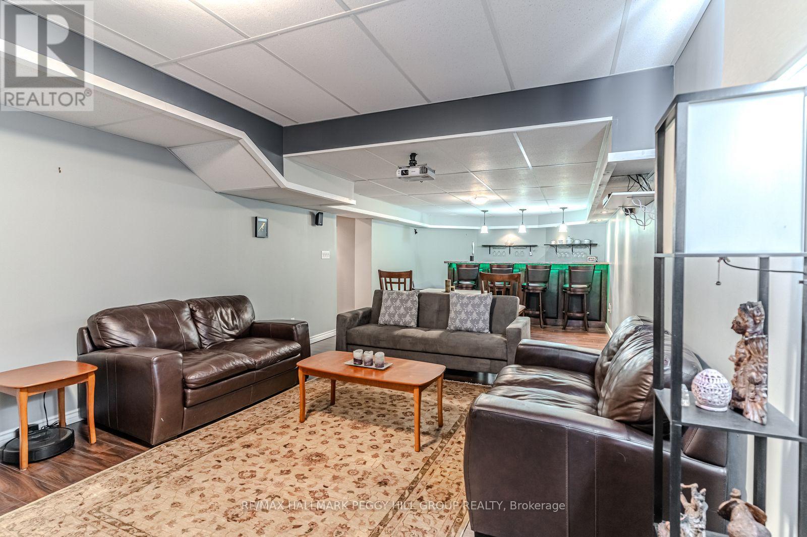 3678 Kimberley Street, Innisfil, ON - Indoor Photo Showing Living Room