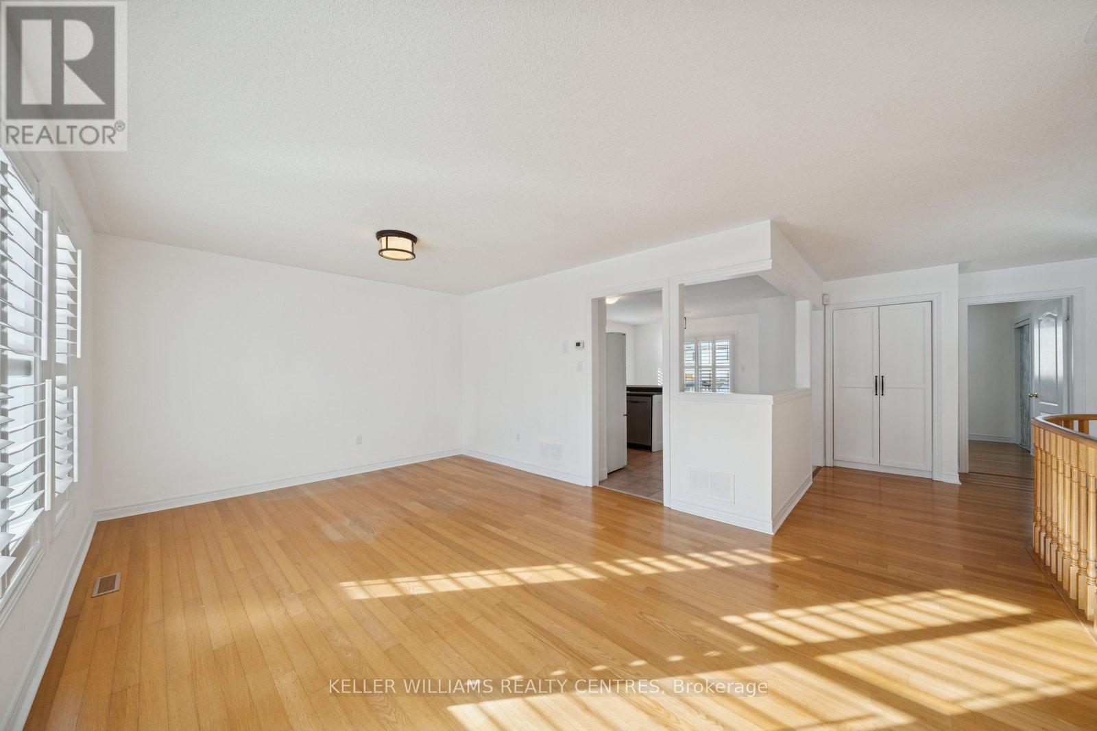 10 Margaret Place, Georgina, ON - Indoor