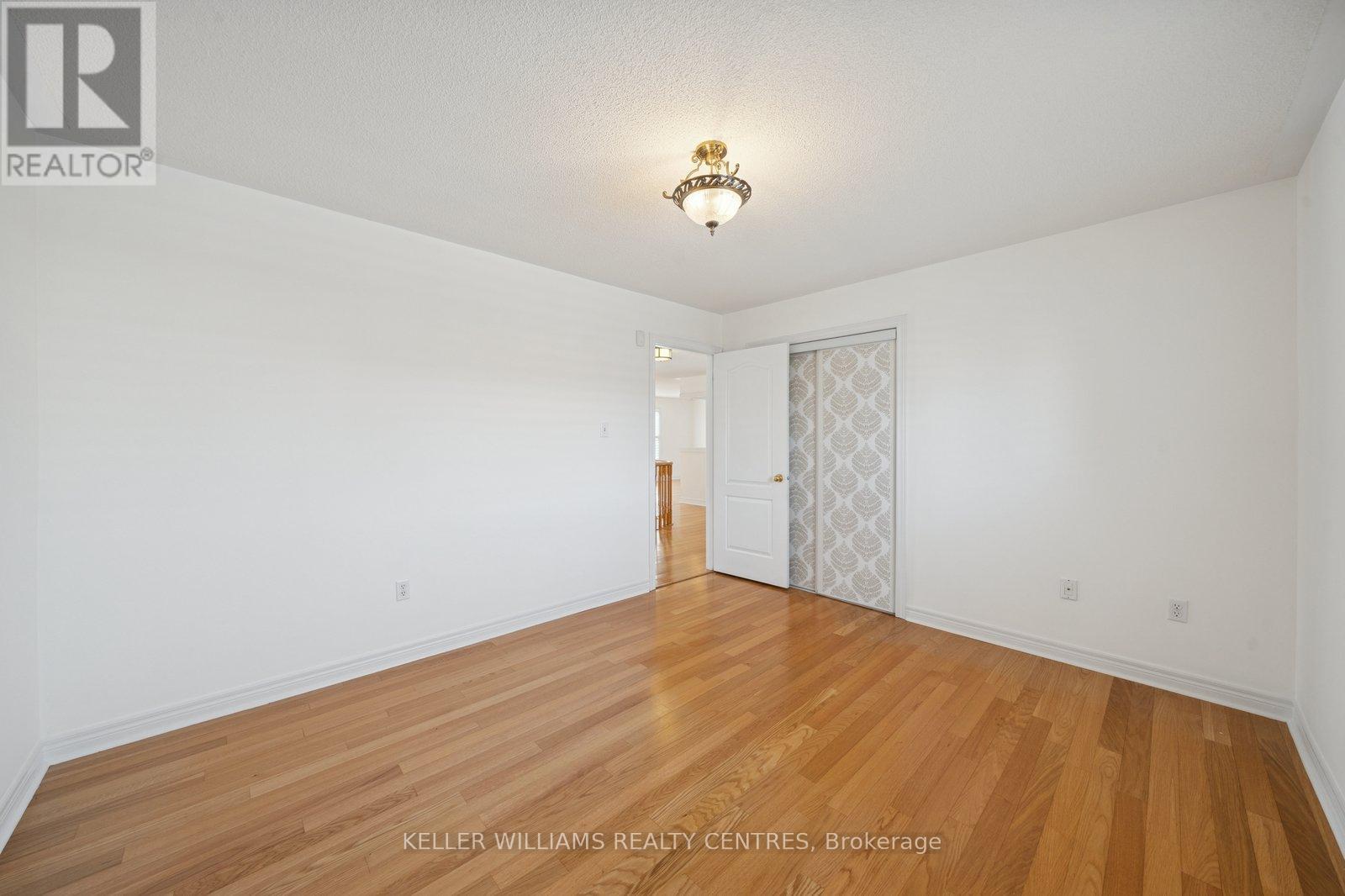 10 Margaret Place, Georgina, ON - Indoor Photo Showing Other Room