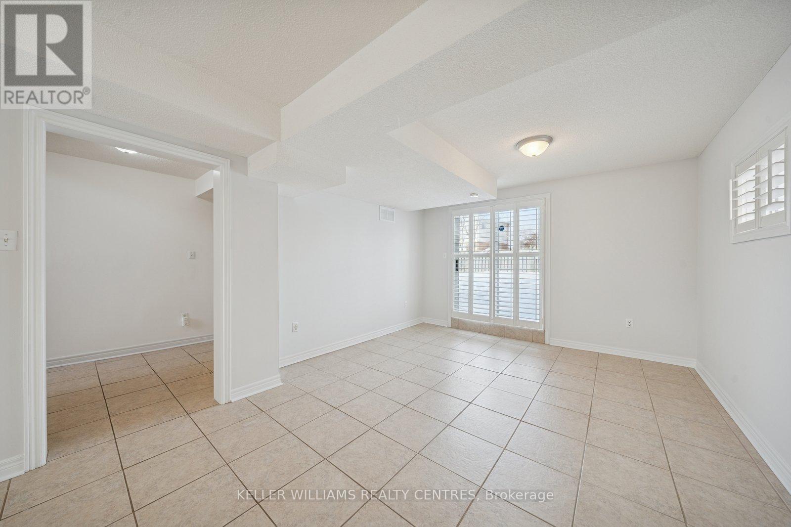 10 Margaret Place, Georgina, ON - Indoor Photo Showing Other Room