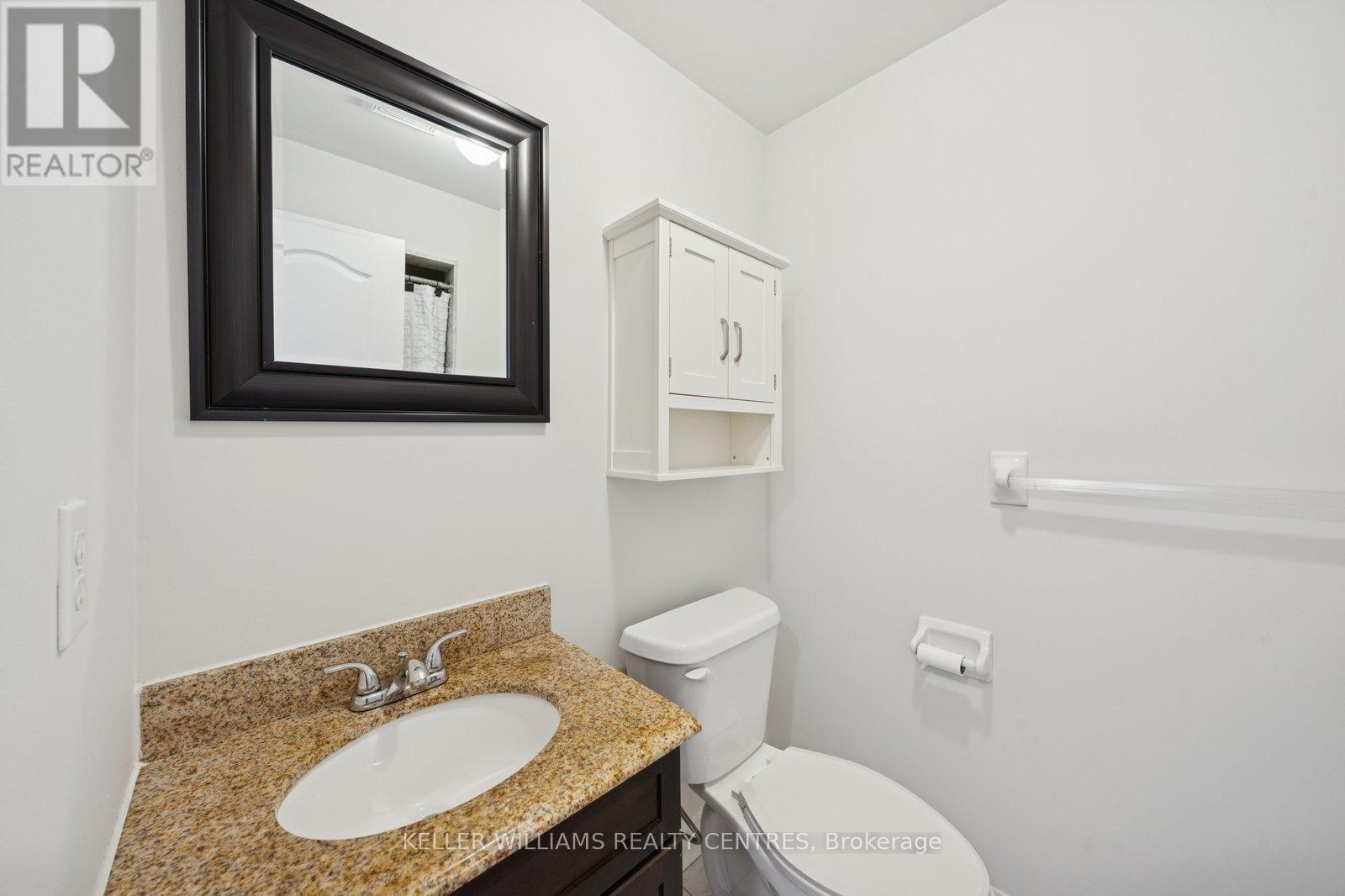 10 Margaret Place, Georgina, ON - Indoor Photo Showing Bathroom