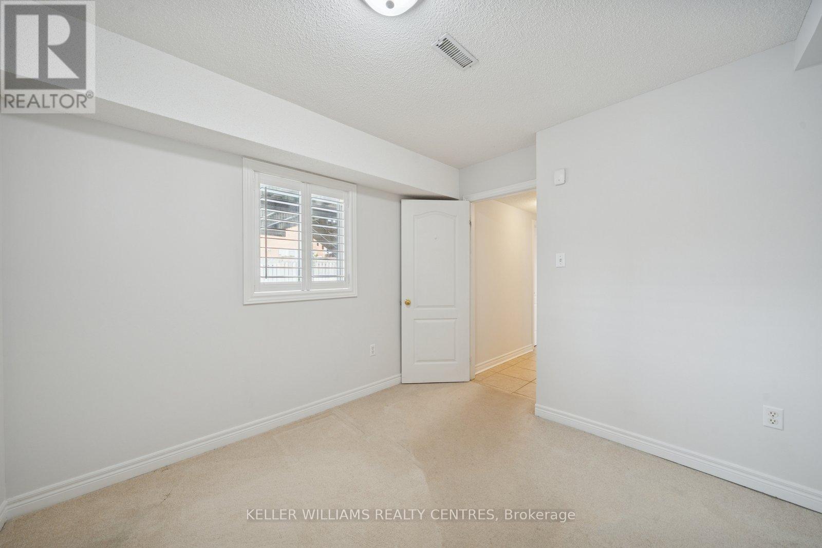 10 Margaret Place, Georgina, ON - Indoor Photo Showing Other Room