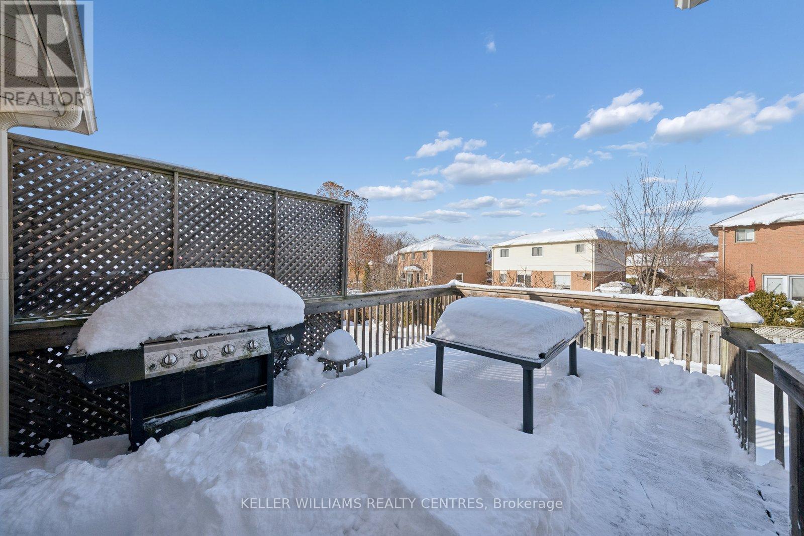 10 Margaret Place, Georgina, ON - Outdoor