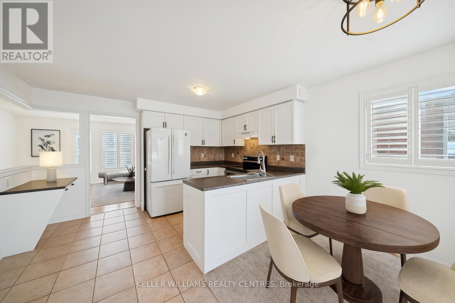 10 Margaret Place, Georgina, ON - Indoor