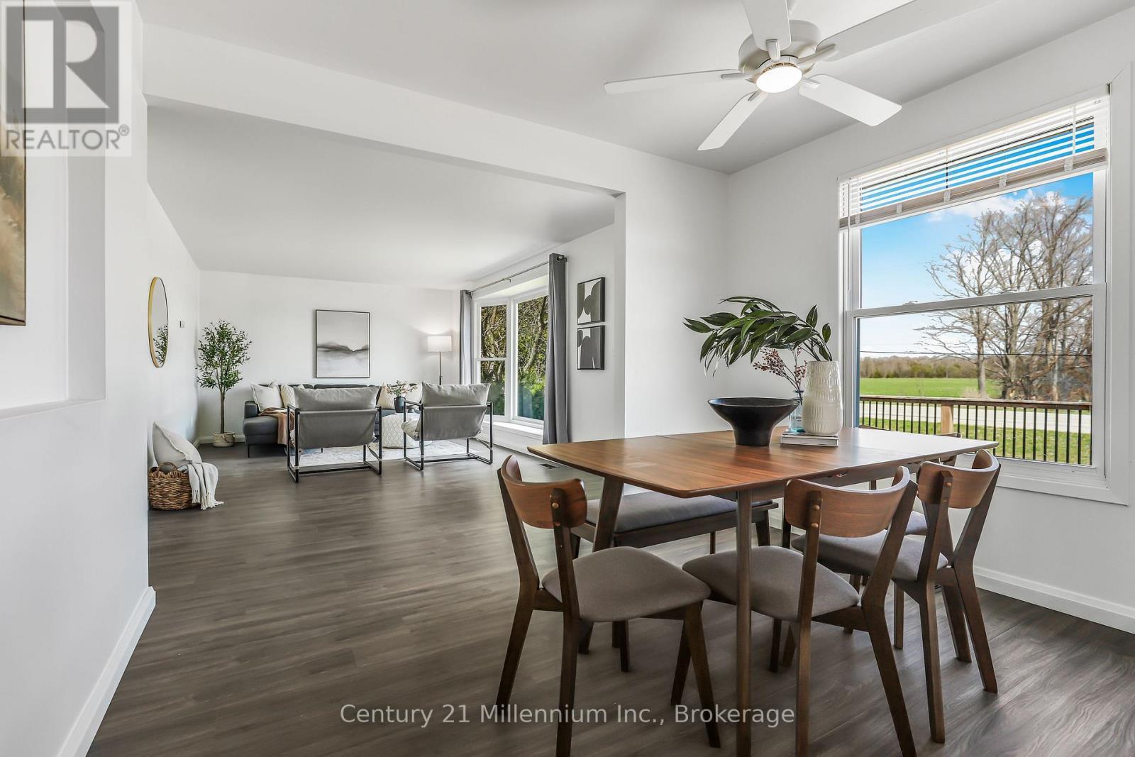 1185 Highway 6, South Bruce Peninsula, ON - Indoor Photo Showing Dining Room